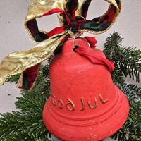 rød-juleklokke-keramik-guldtekst-god-jul-guldsløjfe-retro-julestads